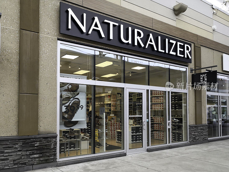 Naturalizer鞋店在Outlet Collection在尼亚加拉，安大略省，加拿大